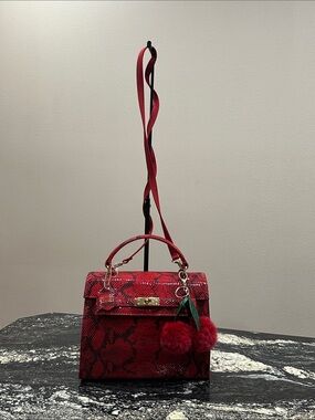 Valerie Stevens Snake Embossed Bag ❤️